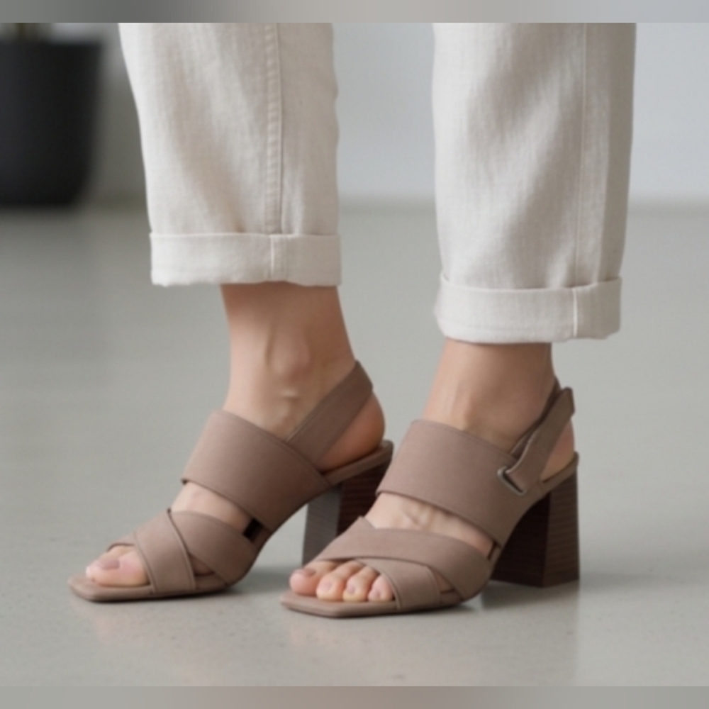 🔥🔥NEW! Vince Camuto leather sandals sz 7 NWT